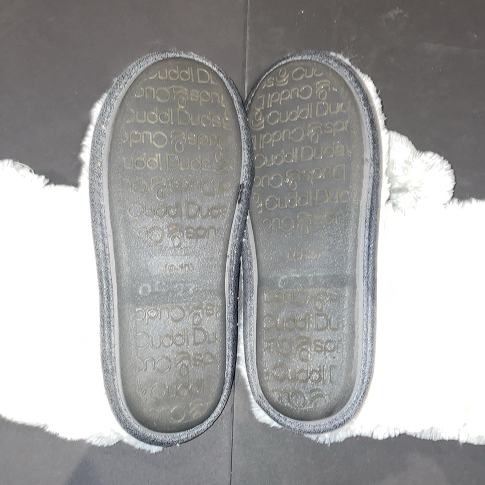 Cuddl Duds Fuzzy Slippers size Large 9-10 - Picture 3 of 3
